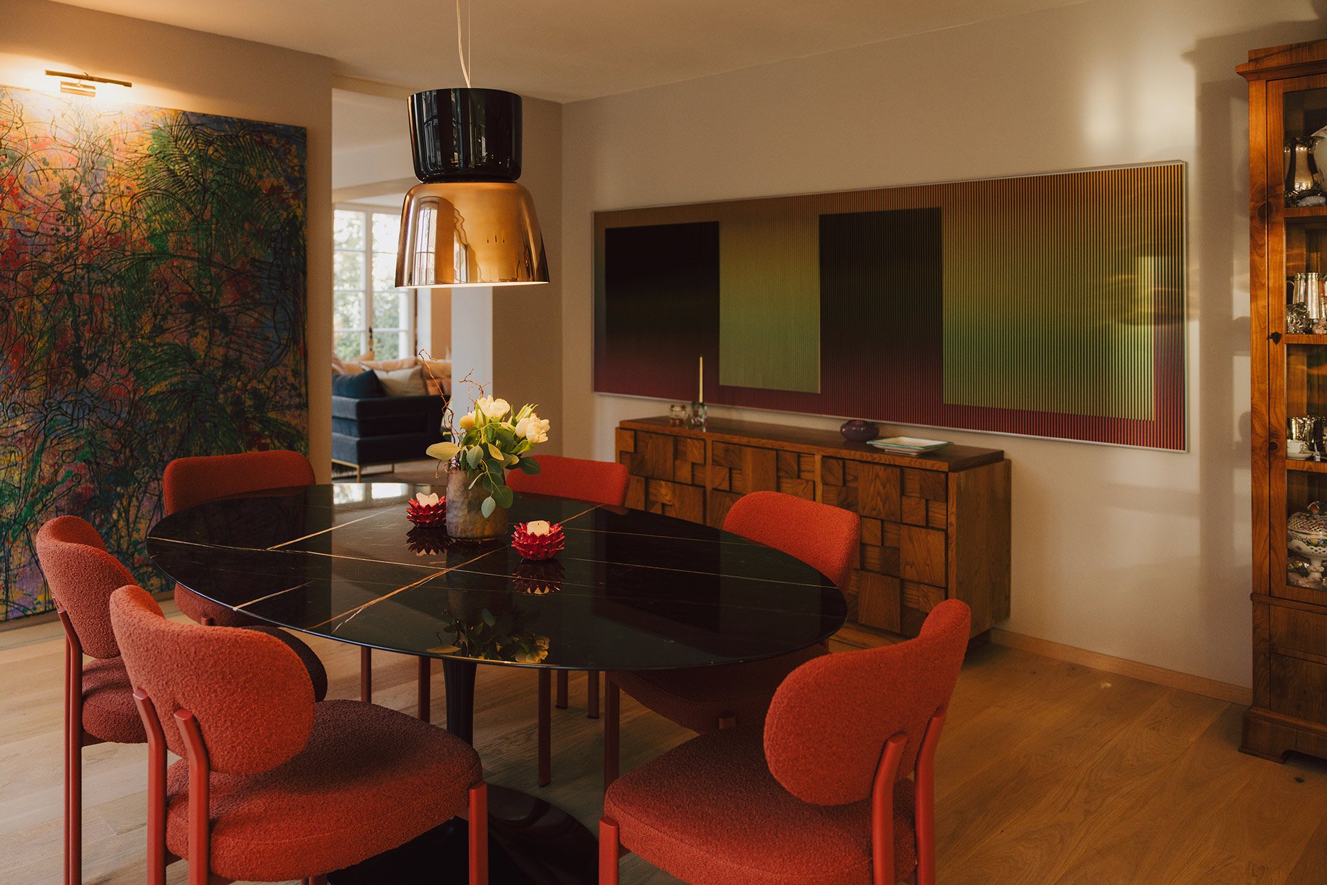 Esszimmer mit Kunst